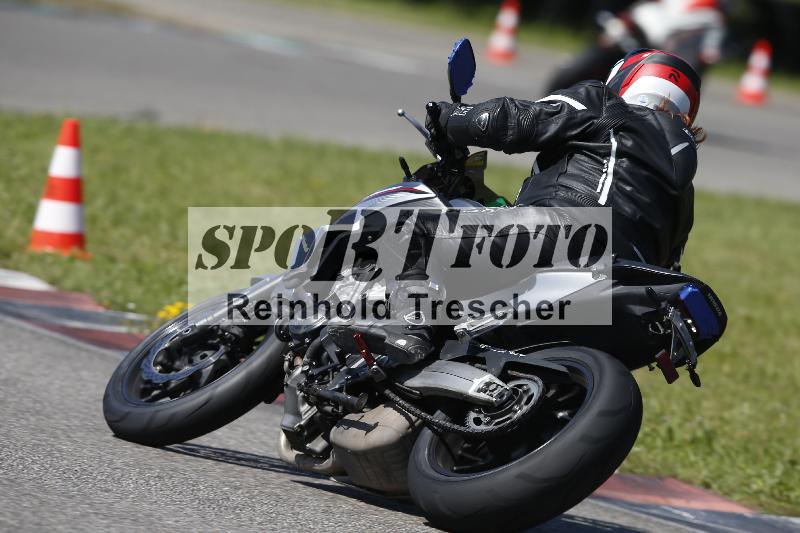 /Archiv-2024/29 12.06.2024 MOTO.CH Track Day ADR/Gruppe blau/unklar